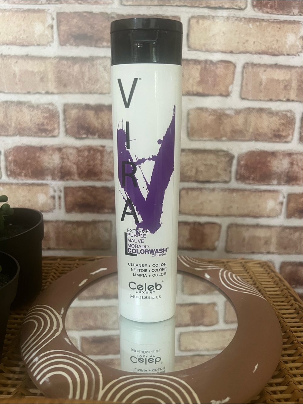 Viral Celeb Luxury 
 Extreme Purple Colorwash Shampoo - Purple